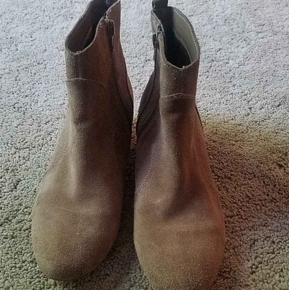 Steve Madden Tan Botties